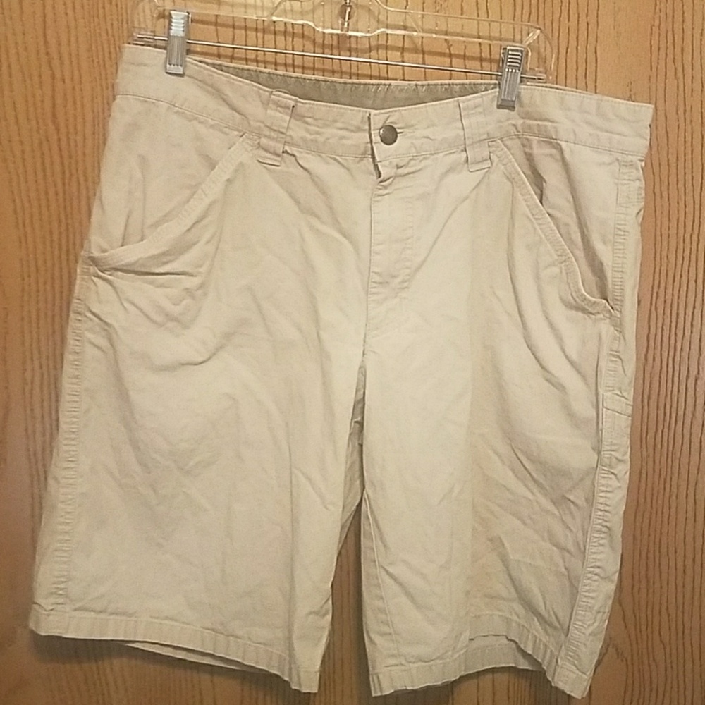 Columbia Khaki 36x11 Shorts